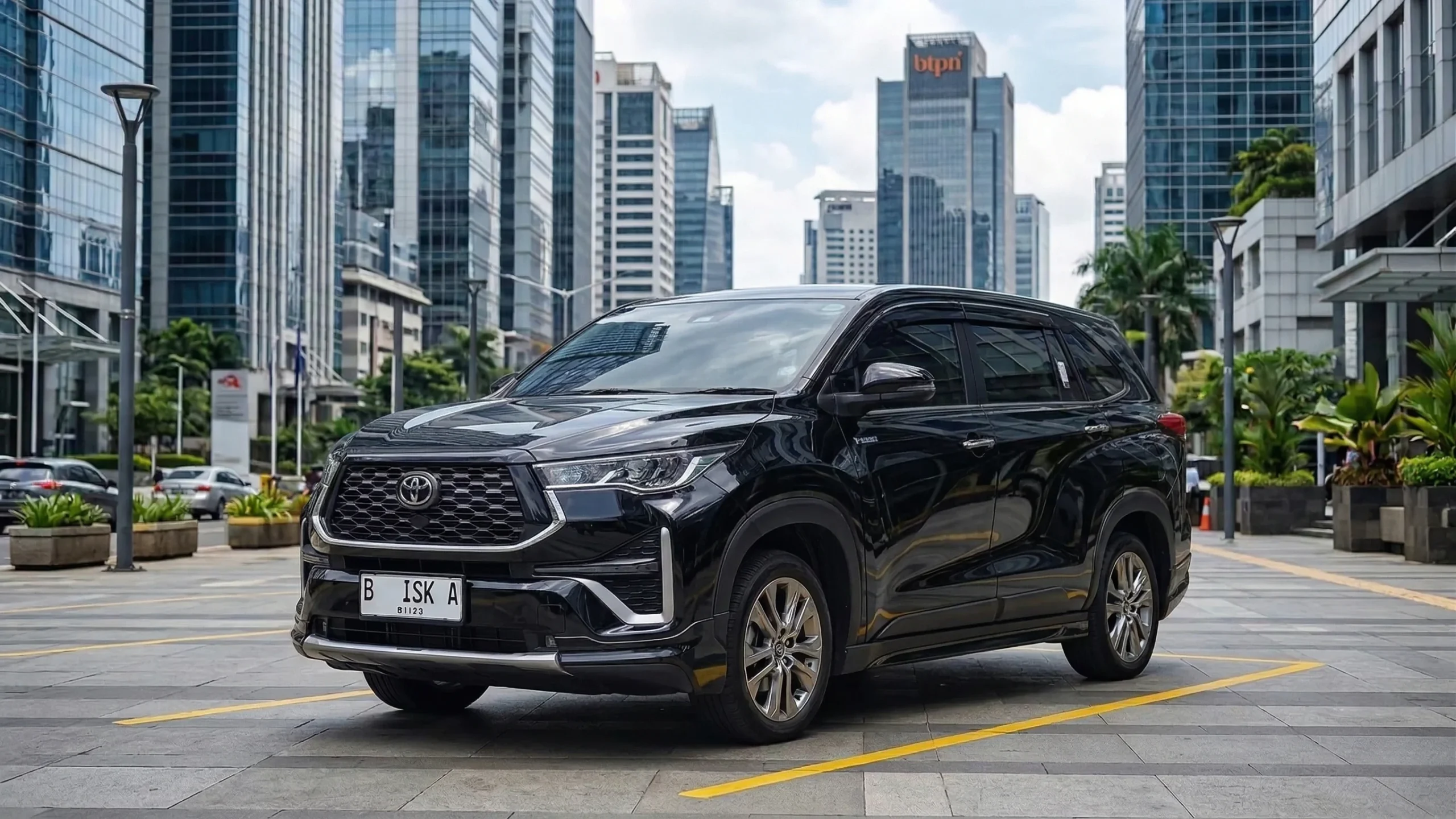 Mengapa Memilih Mobil Innova Zenix Hybrid untuk Disewa di Kuningan Timur