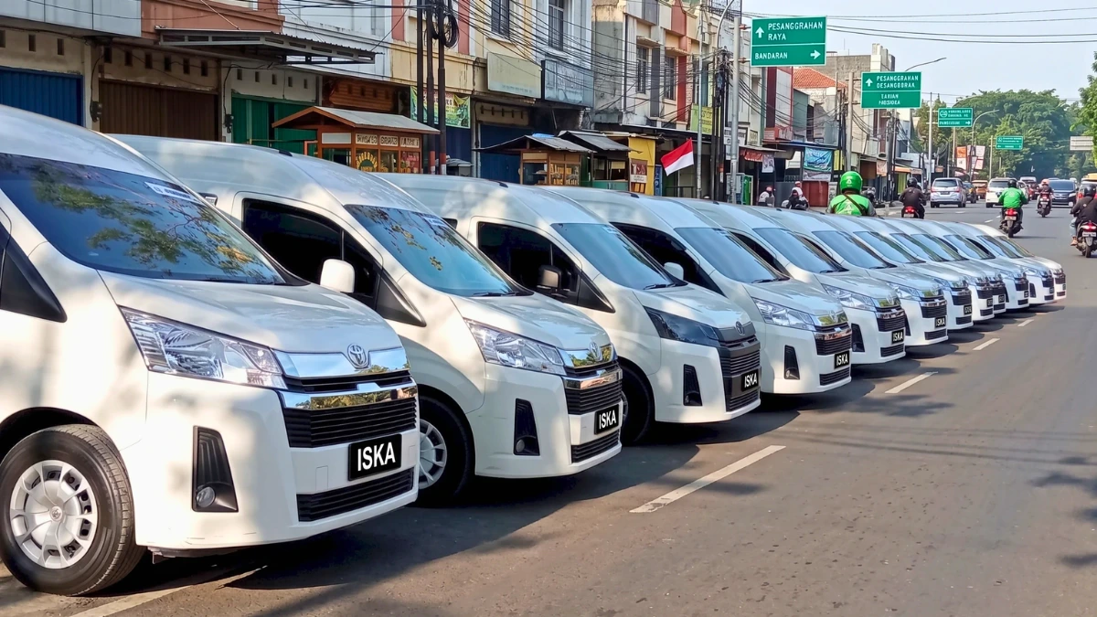 Rental Mobil Hiace Premio di Pesanggrahan – ISKA CIPTA JAYA