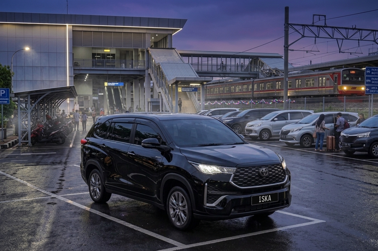 Mengapa Memilih Mobil Innova Zenix Hybrid untuk Disewa di Kebayoran Lama
