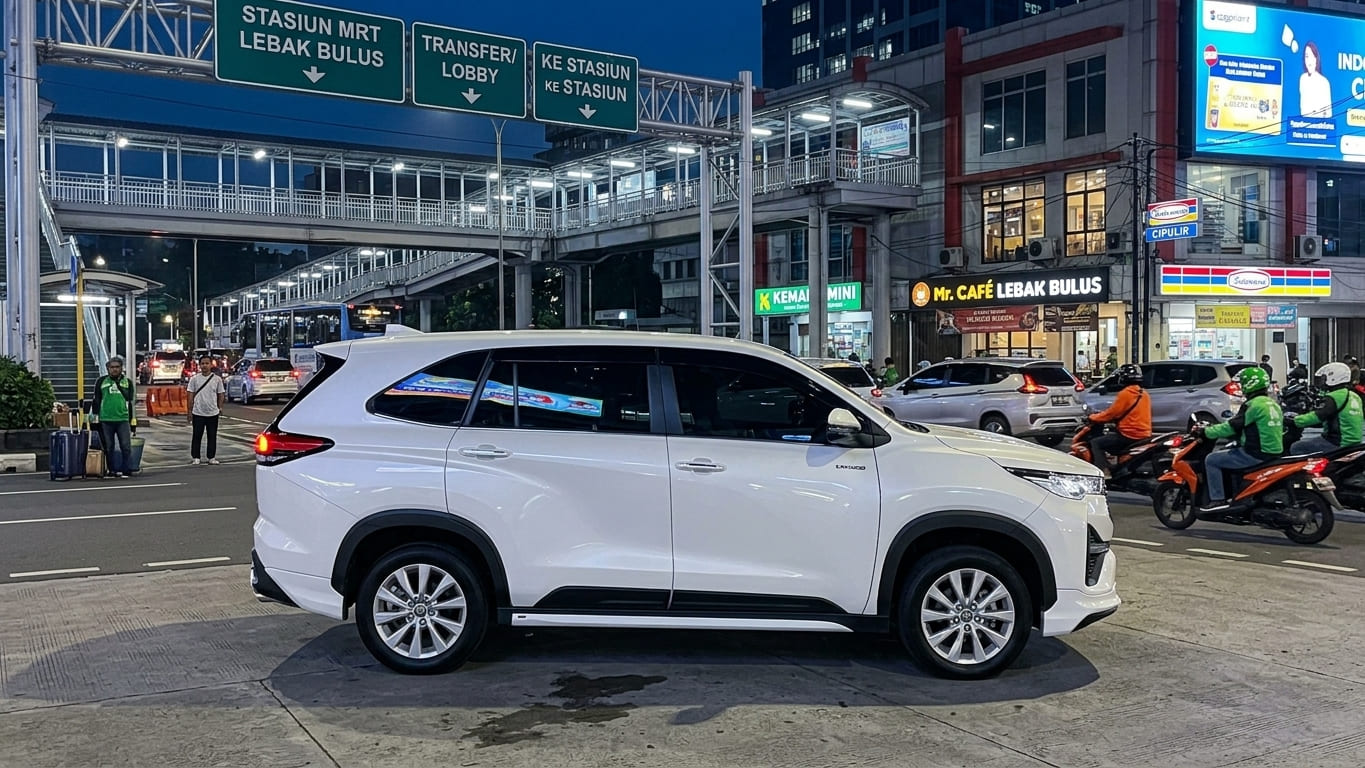 Kenapa Sih Orang-orang di Sini Butuh Rental Mobil?