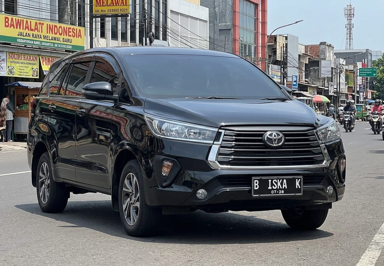 Mengapa Memilih Mobil Innova Reborn untuk Disewa di Kebayoran Baru
